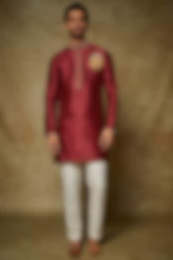 Red Chanderi Embroidered Kurta Set by PARA