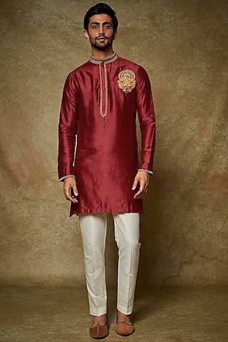 Red Chanderi Embroidered Kurta Set by PARA