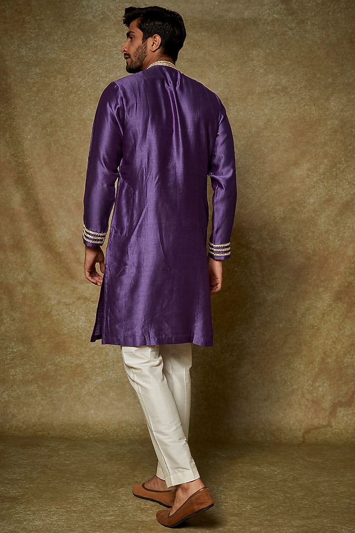 Purple Chanderi Embroidered Kurta Set by PARA at Pernia's Pop Up Shop
