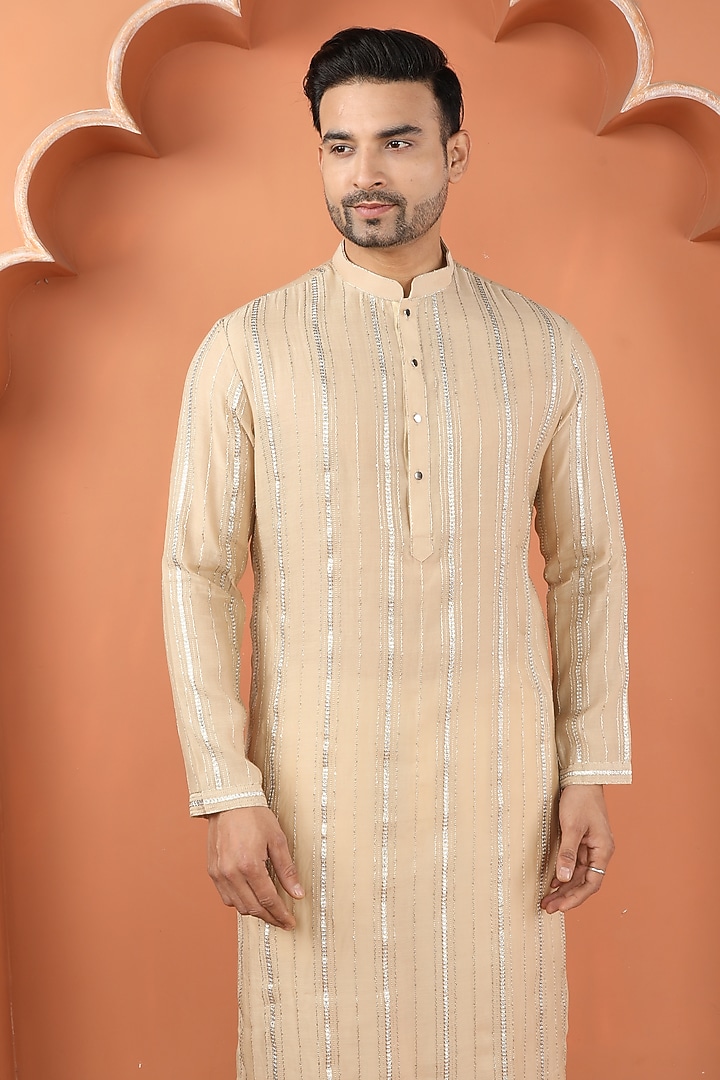 Beige Chanderi Thread Embroidered Kurta Set by PARA at Pernia's Pop Up Shop