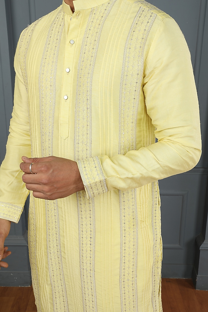Yellow Dupion Silk Resham Embroidered Kurta Set by PARA at Pernia's Pop Up Shop