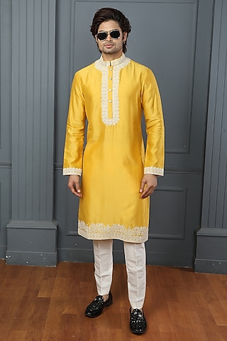 Yellow Chanderi Kasab Work Kurta Set by PARA
