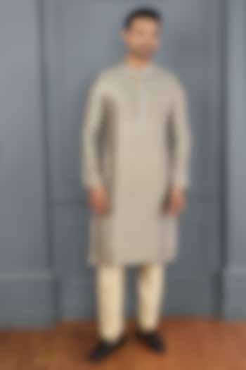 Grey Silk Cutdana Embroidered Kurta Set by PARA at Pernia's Pop Up Shop