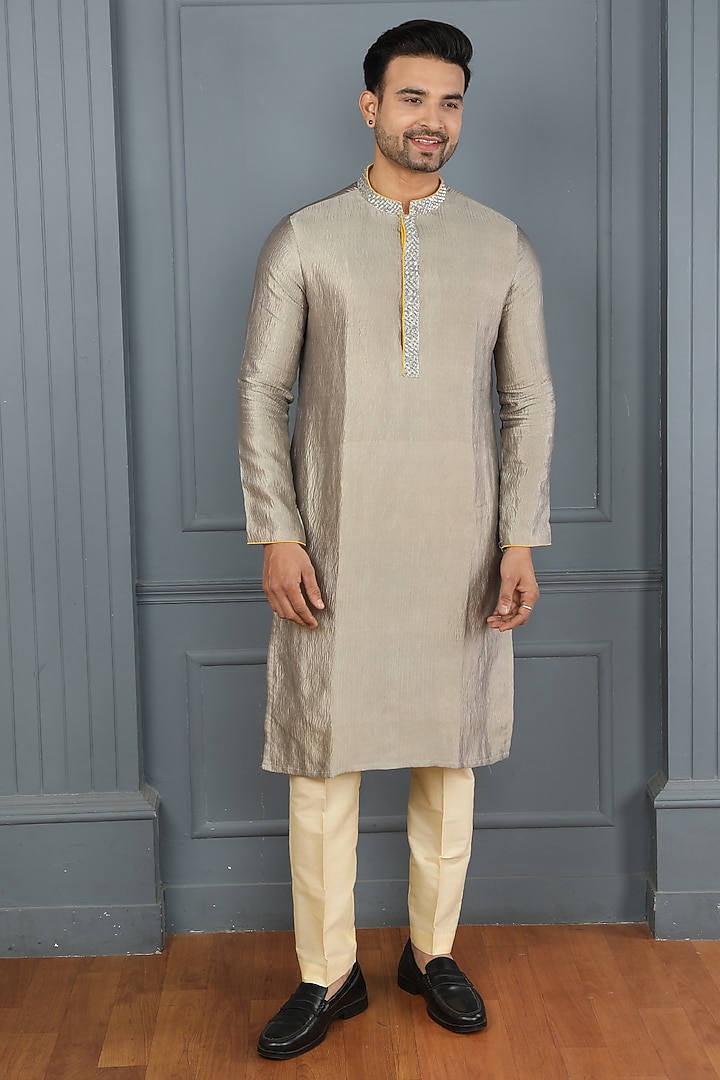Grey Silk Cutdana Embroidered Kurta Set by PARA at Pernia's Pop Up Shop