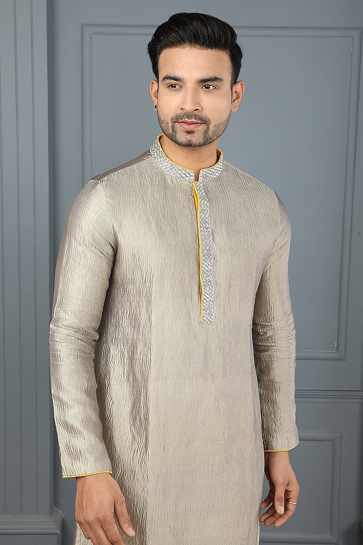Grey Silk Cutdana Embroidered Kurta Set by PARA at Pernia's Pop Up Shop