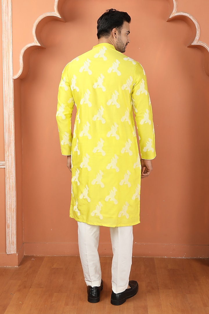 Lemon Yellow Chanderi Machine Embroidered Kurta Set by PARA at Pernia's Pop Up Shop