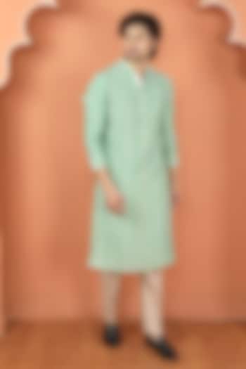 Green Chanderi Badla Embroidered Kurta Set by PARA at Pernia's Pop Up Shop