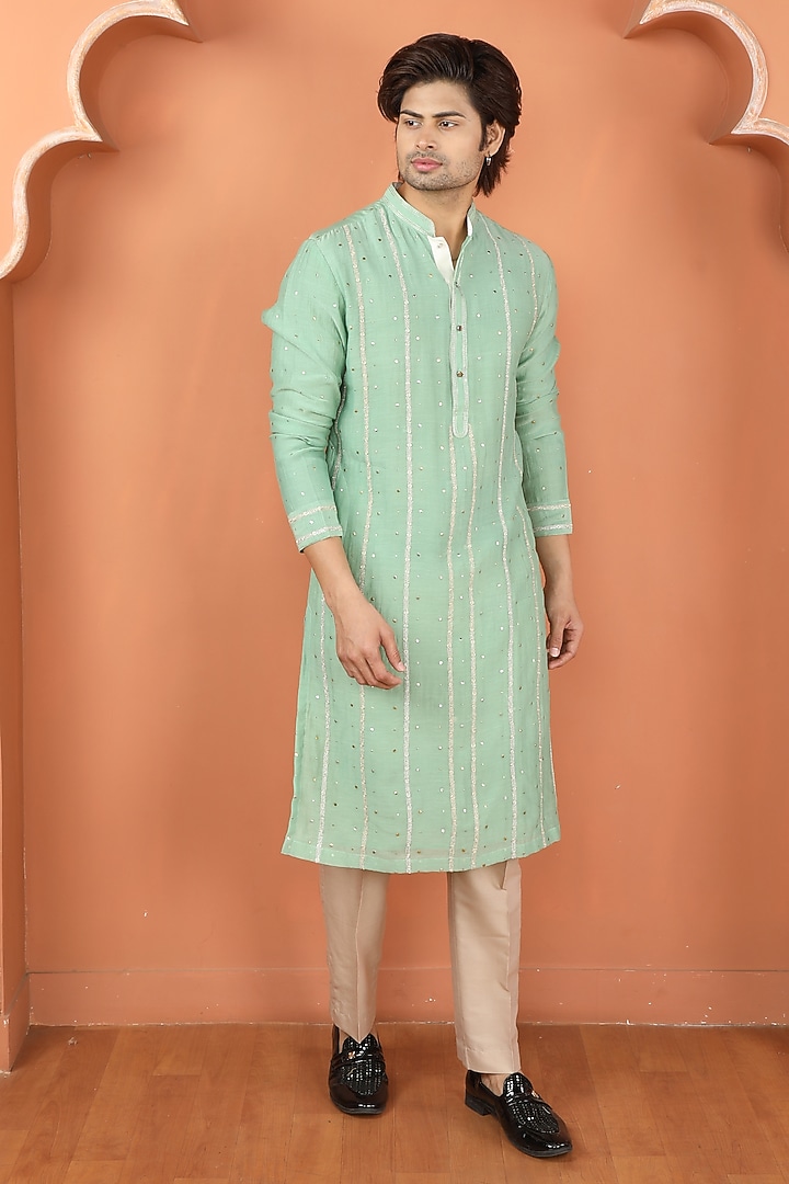 Green Chanderi Badla Embroidered Kurta Set by PARA at Pernia's Pop Up Shop