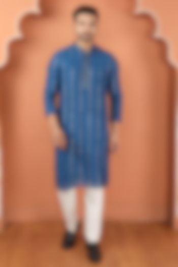 Blue Chanderi Resham Embroidered Kurta Set by PARA at Pernia's Pop Up Shop