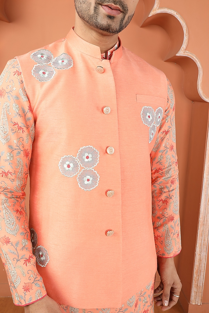 Peach Silk Resham Embroidered Bundi Jacket Set by PARA at Pernia's Pop Up Shop