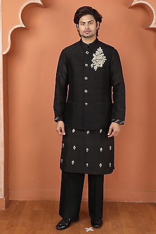 Black Raw Silk Embroidered Bundi Jacket Set by PARA