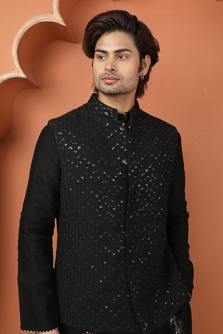 Black Chanderi Silk Sequins Embroidered Bundi Jacket Set by PARA at Pernia's Pop Up Shop
