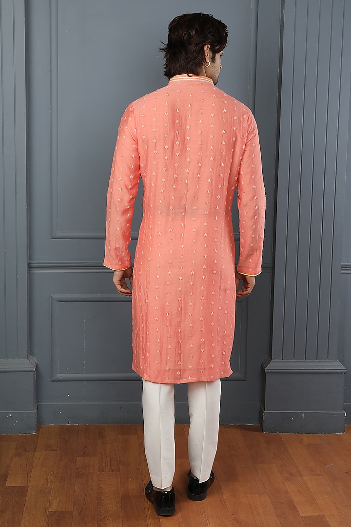 Peach Chanderi Resham Work Kurta Set by PARA at Pernia's Pop Up Shop