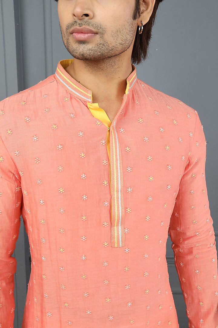Peach Chanderi Resham Work Kurta Set by PARA at Pernia's Pop Up Shop
