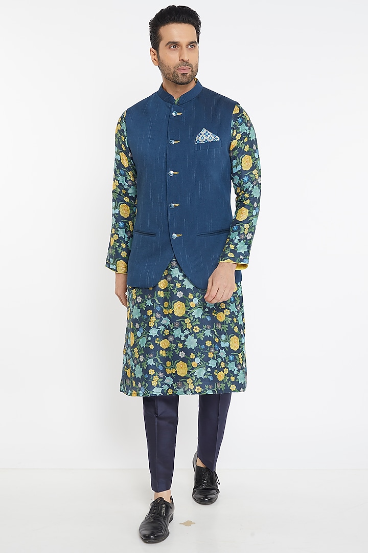 Blue Cotton Jacquard Bundi Jacket With Kurta Set by PARA at Pernia's Pop Up Shop