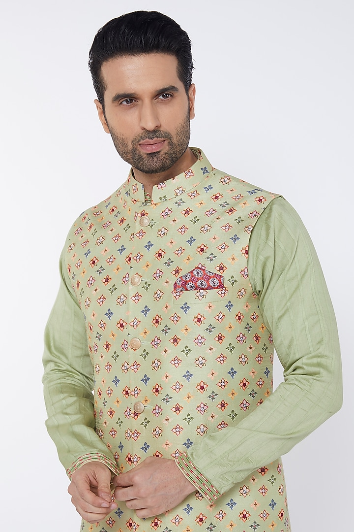 Green Slub Silk Printed Bundi Jacket Set by PARA at Pernia's Pop Up Shop