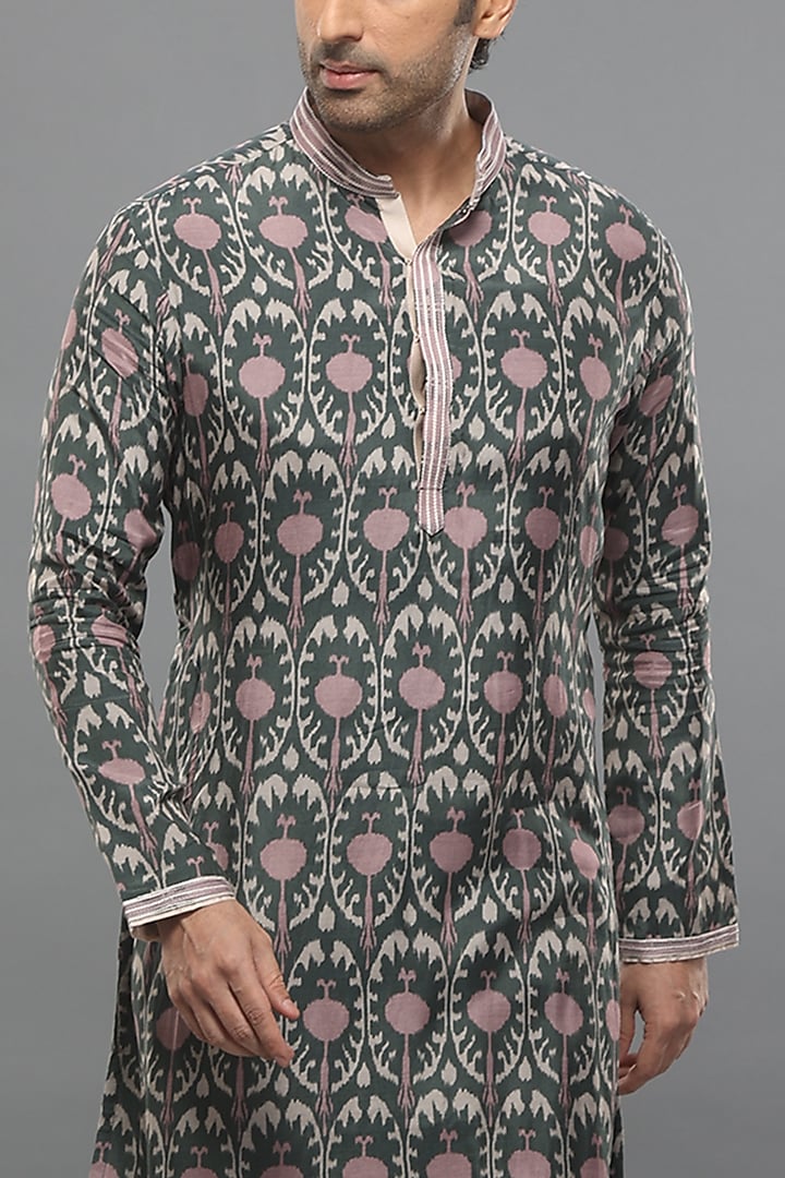 Greyish-Green Muslin Ikat Kurta Set by PARA at Pernia's Pop Up Shop