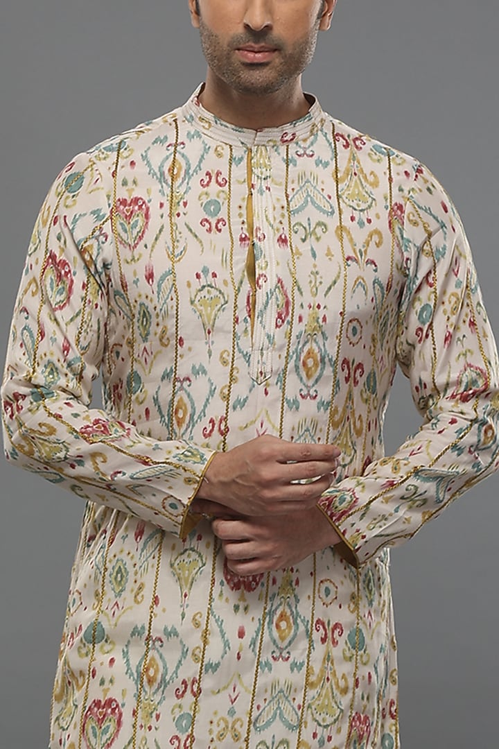 Cream Muslin & Spun Silk Ikat Kurta Set by PARA at Pernia's Pop Up Shop