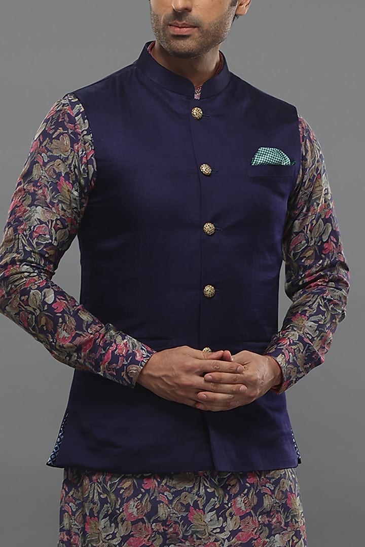 Blue Satin Linen Bundi Set by PARA at Pernia's Pop Up Shop