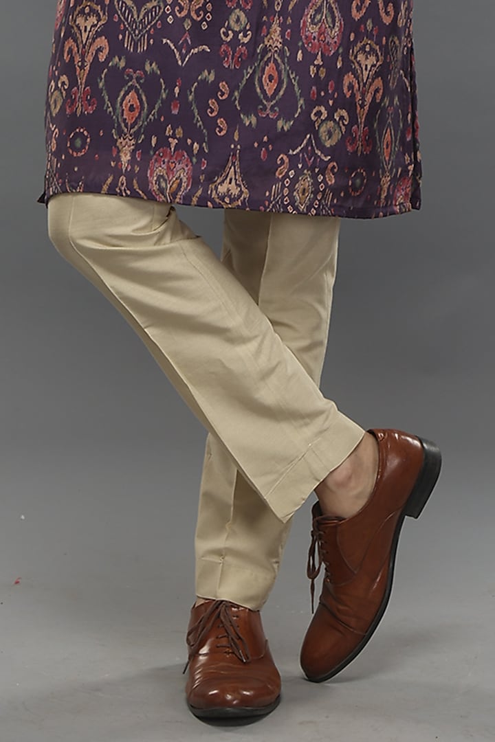 Purple Muslin Ikat Printed Kurta Set by PARA at Pernia's Pop Up Shop