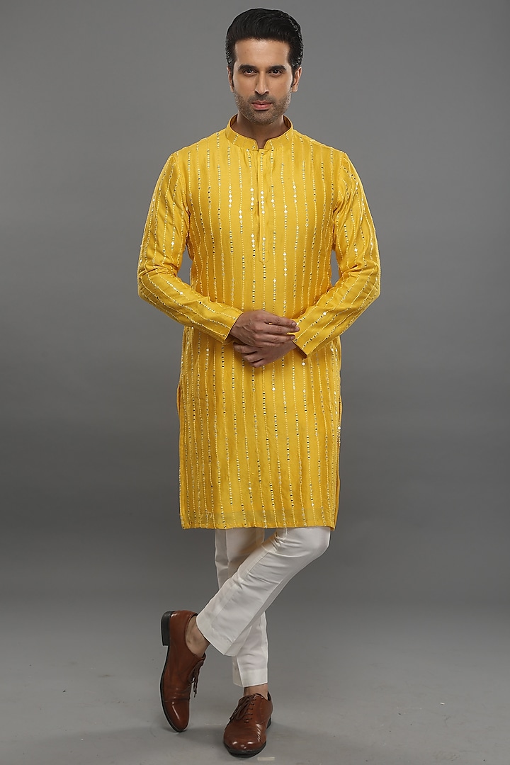 Yellow Chanderi Silk Abla Embroidered Kurta Set by PARA