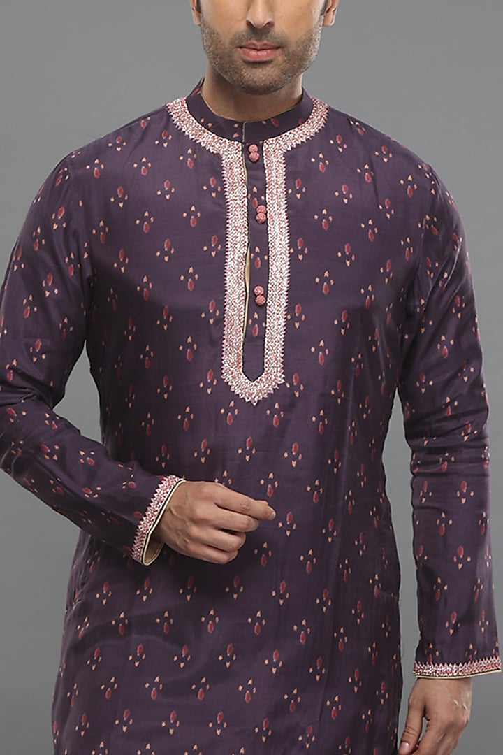 Purple Muslin Hand Embroidered & Printed Kurta Set by PARA at Pernia's Pop Up Shop
