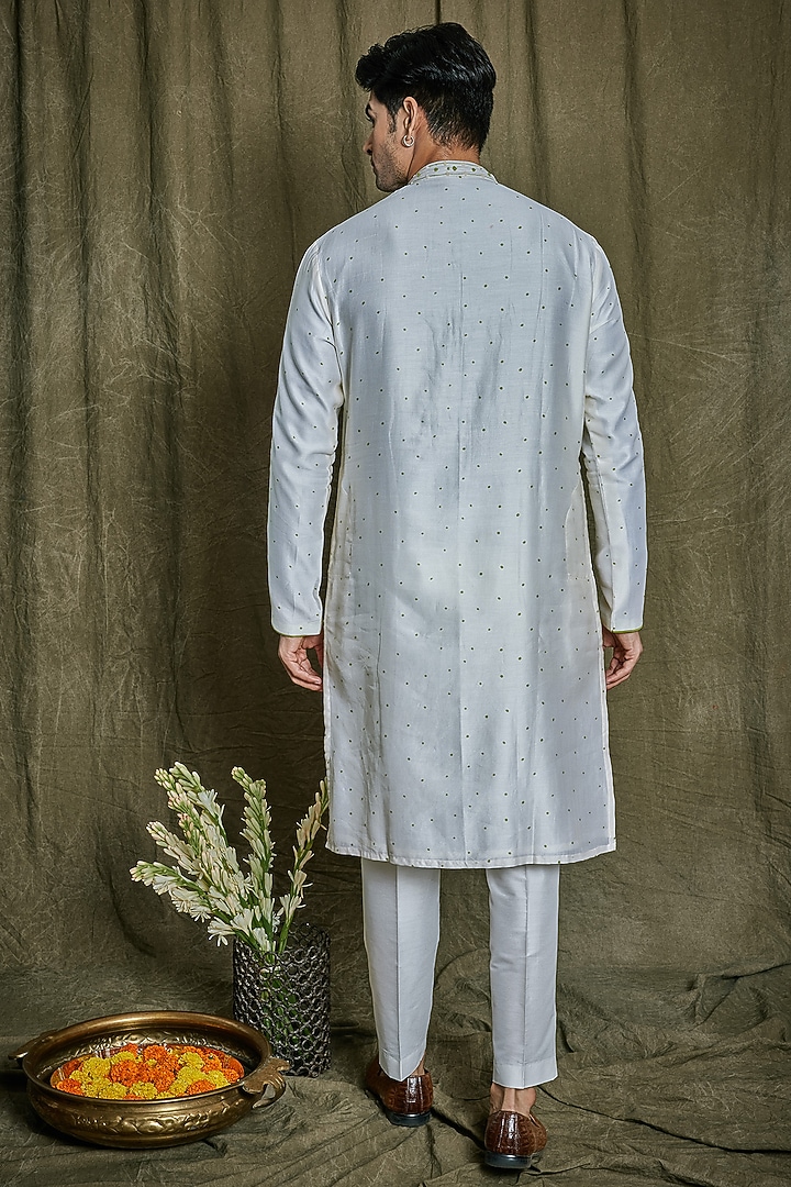 Off-White Chanderi Silk Polka Dot Printed & Floral Embroidered Kurta Set by PARA at Pernia's Pop Up Shop