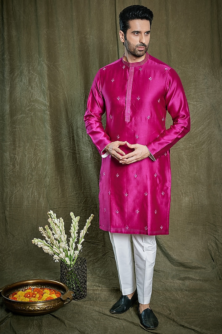 Magenta Chanderi Silk Floral Embroidered Kurta Set by PARA