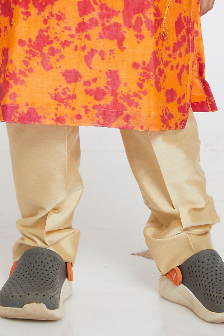 Orange Pink Printed Kurta Set For Boys by PARA Kids at Pernia's Pop Up Shop