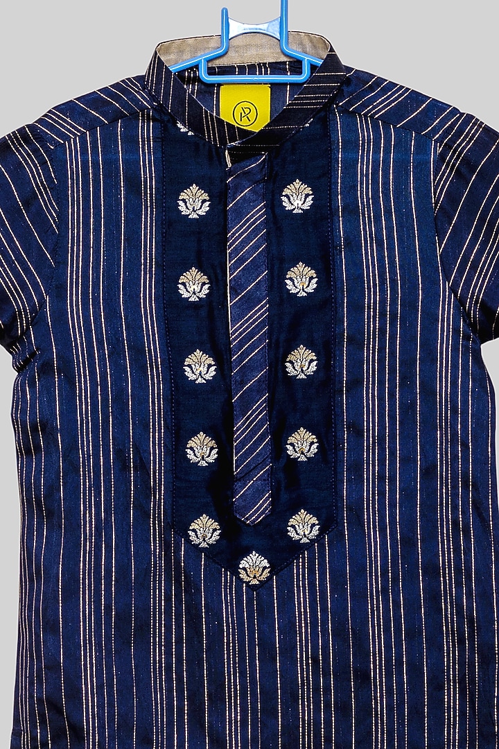 Blue Chanderi Kurta Set For Boys by PARA Kids at Pernia's Pop Up Shop