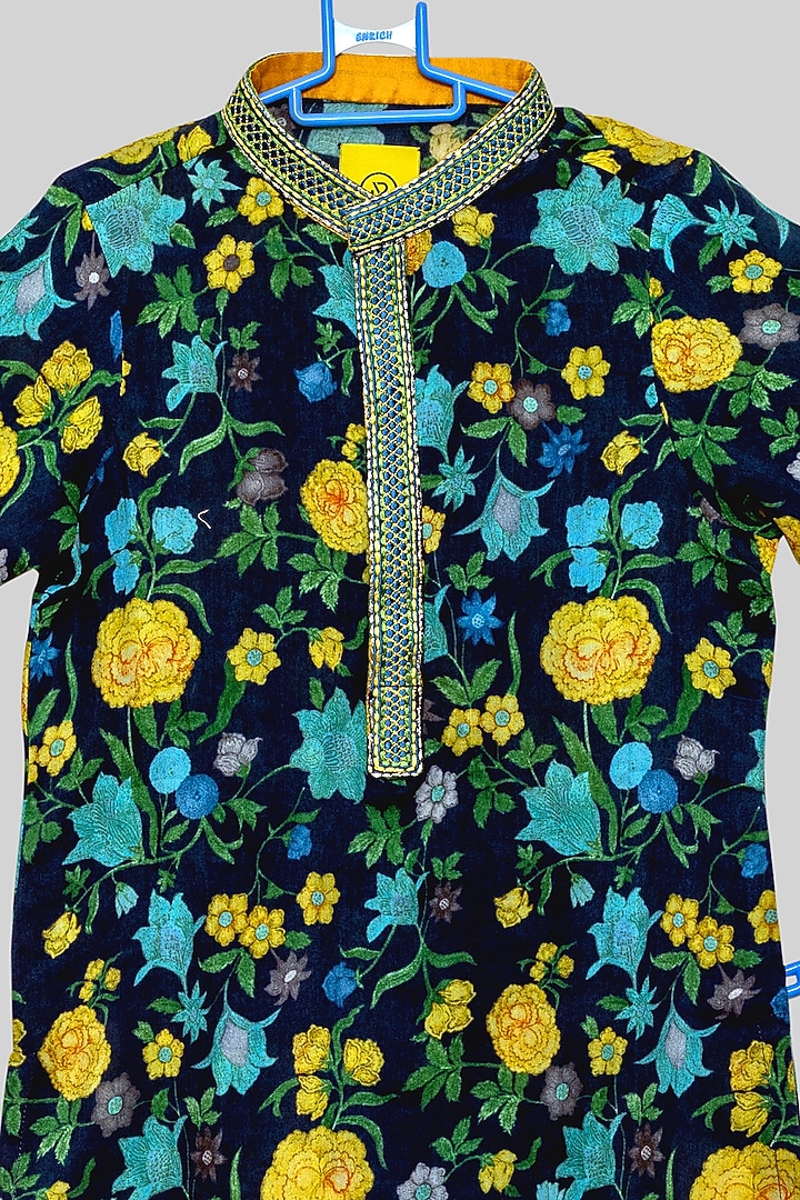 Blue Embroidered Kurta Set For Boys by PARA Kids at Pernia's Pop Up Shop