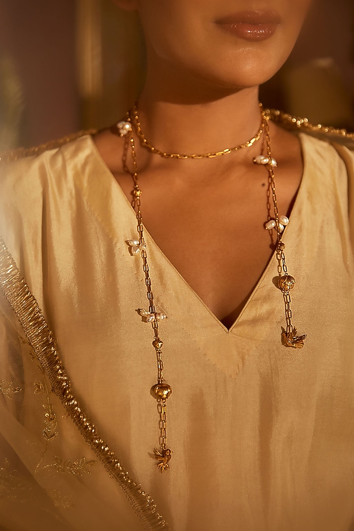 Antique Gold Finish Freshwater Pearl & Flying Bird Chain String Stole by PARISHRI at Pernia's Pop Up Shop