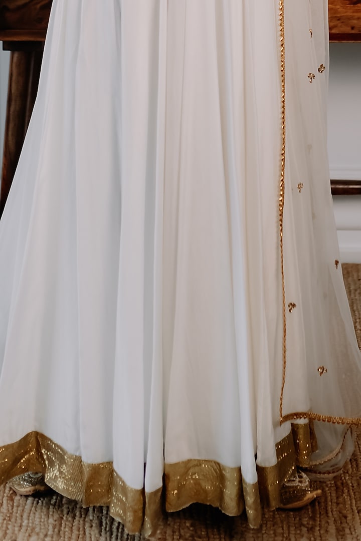 White Hand Embroidered Wedding Anarkali Set by Parul Gandhi at Pernia's Pop Up Shop
