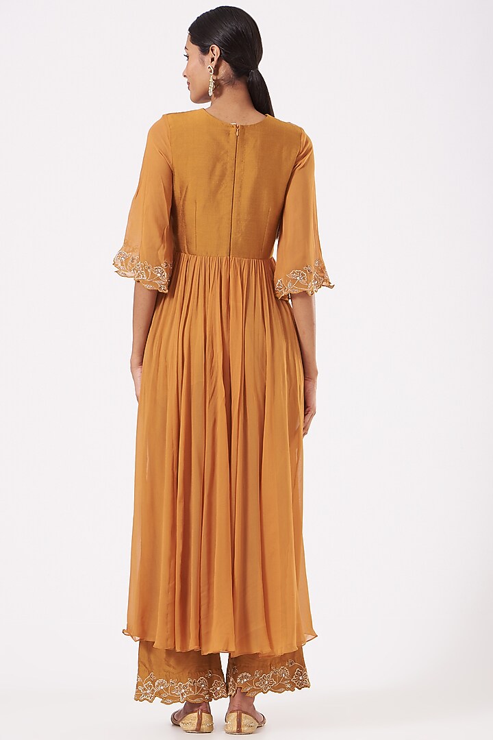 Mustard Embellished Kurta Set by PARUL GANDHI at Pernia's Pop Up Shop
