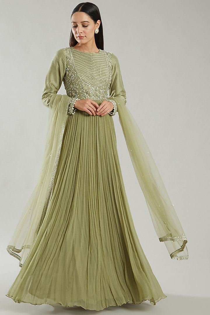 Jade Embroidered Wedding Anarkali Set by PARUL GANDHI at Pernia's Pop Up Shop