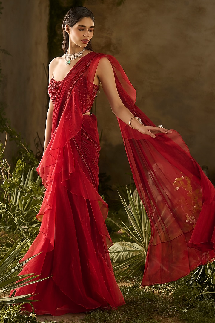 Red Pure Georgette Pre-Draped Wedding Saree Set by Parul Gandhi at Pernia's Pop Up Shop