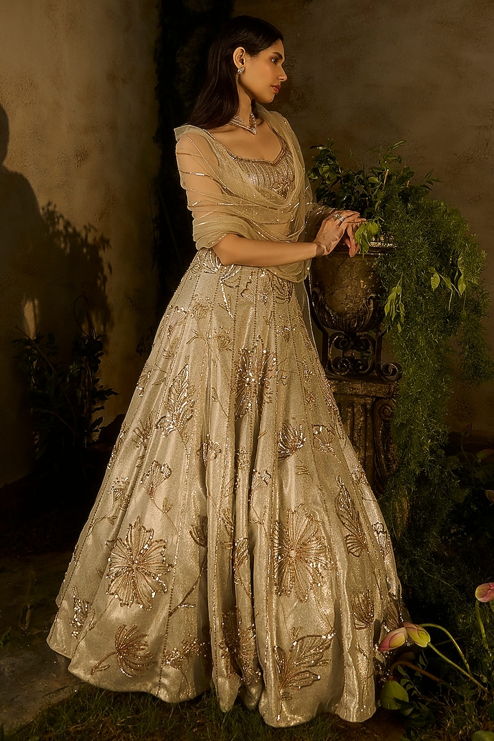 Champagne Textured Jacquard Hand Embroidered Wedding Lehenga Set by Parul Gandhi at Pernia's Pop Up Shop