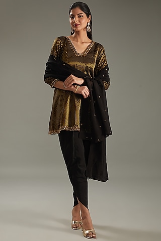 Black & Gold Brocade Chanderi Hand Embroidered Striped Kurta Set by Parul Gandhi