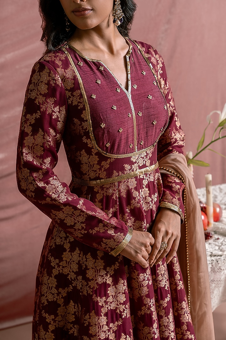 Wine Banarasi Georgette Embellished Party Wear Anarkali Set by Parshya at Pernia's Pop Up Shop