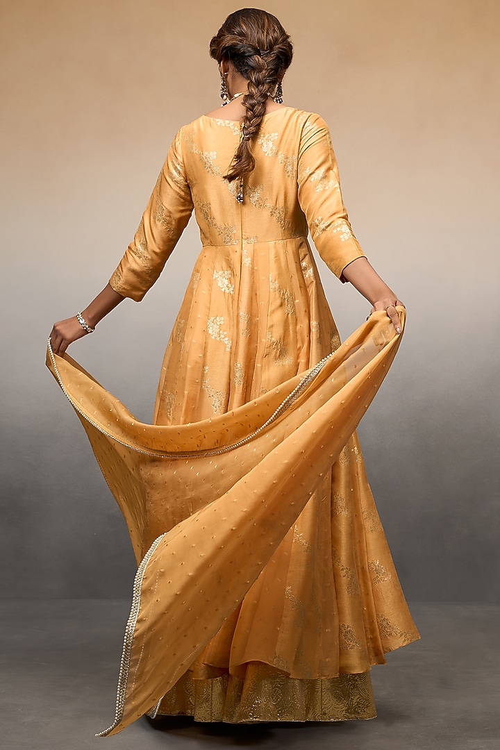 Orange Organza Leheriya Party Wear Anarkali Set by Parshya at Pernia's Pop Up Shop