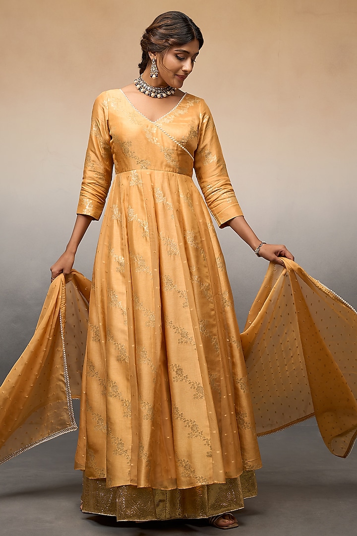 Orange Organza Leheriya Party Wear Anarkali Set by Parshya at Pernia's Pop Up Shop