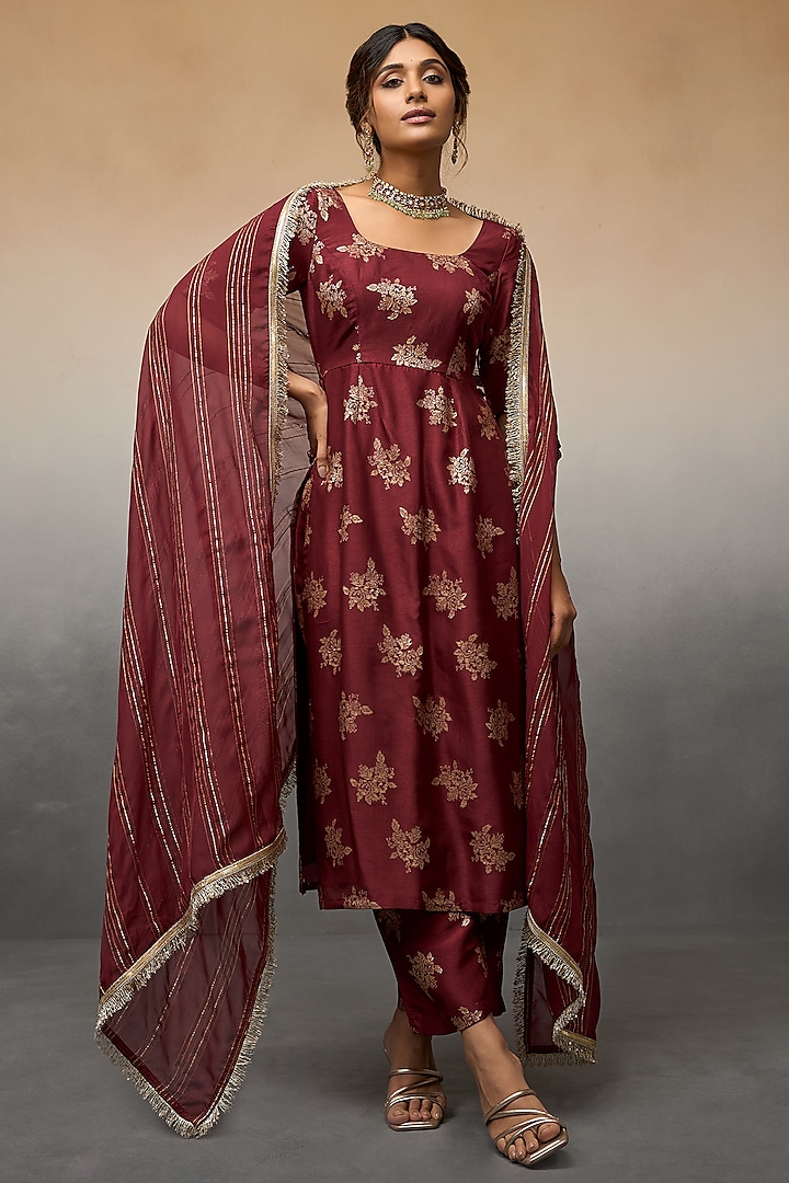 Maroon Banarasi Kurta Set by Parshya at Pernia's Pop Up Shop