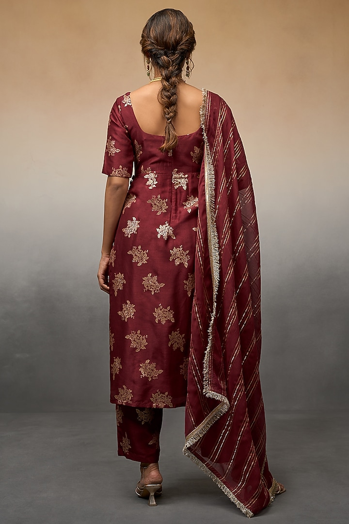 Maroon Banarasi Kurta Set by Parshya at Pernia's Pop Up Shop