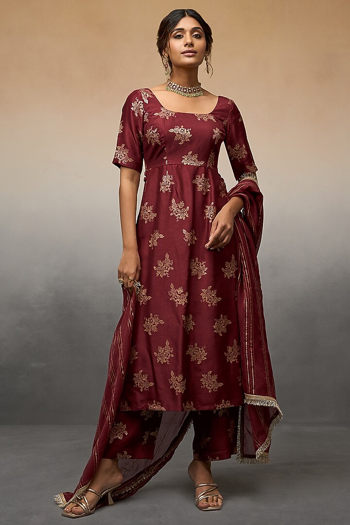 Maroon Banarasi Kurta Set by Parshya at Pernia's Pop Up Shop