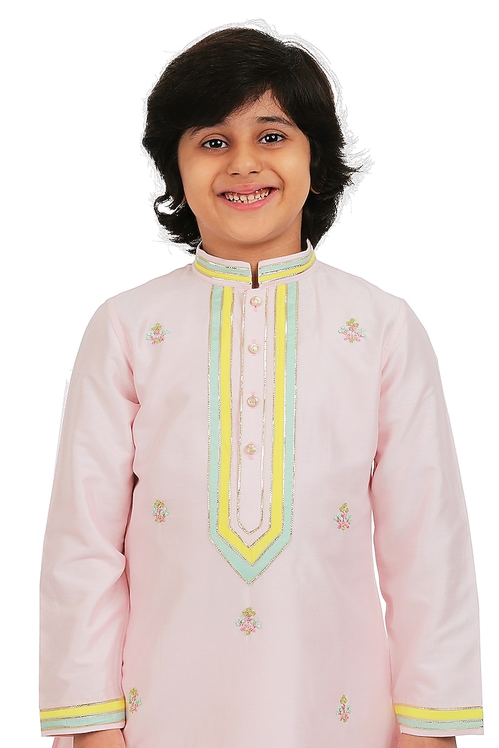 Pink Cotton Silk Resham & Tilla Embroidered Kurta Set For Boys by Partykles at Pernia's Pop Up Shop