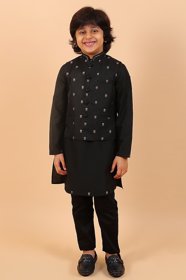 Black Cotton Silk Bundi Jacket Set For Boys by Partykles