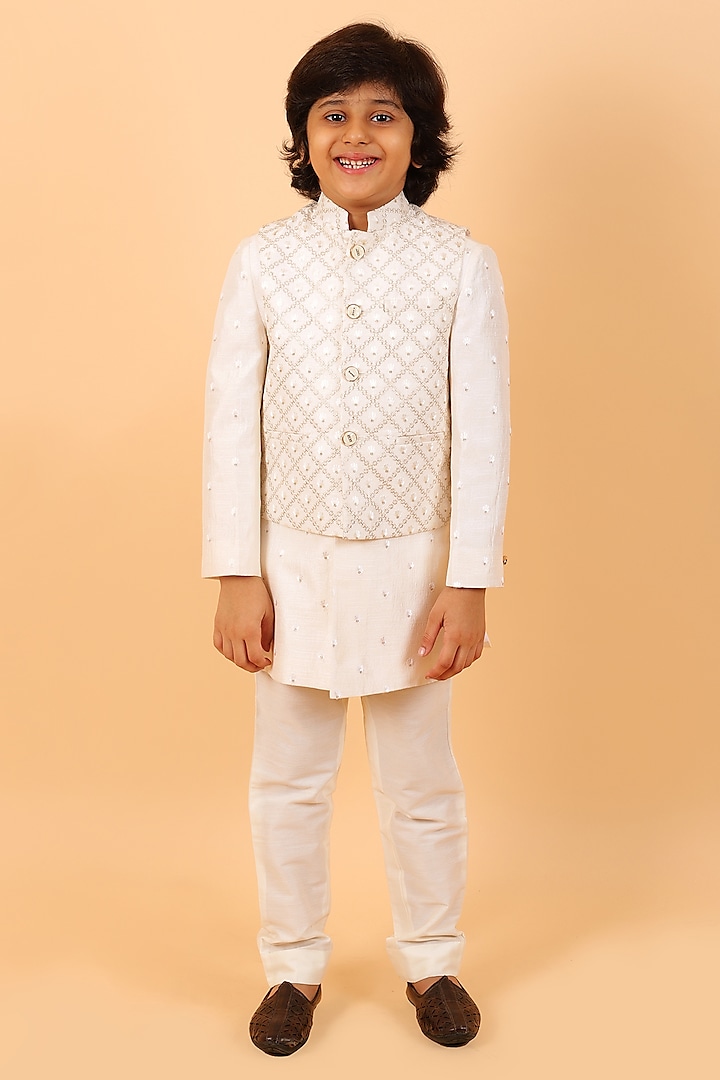 Off-White Poly Silk Embroidered Bundi Jacket Set For Boys by Partykles