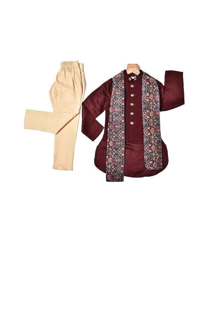 Maroon Linen Kurta Set With Jacket & Stole For Boys by Partykles