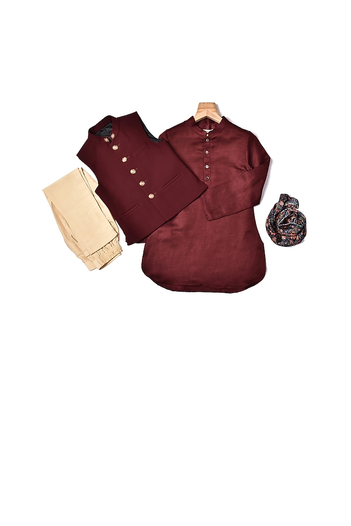 Maroon Linen Kurta Set With Jacket & Stole For Boys by Partykles at Pernia's Pop Up Shop