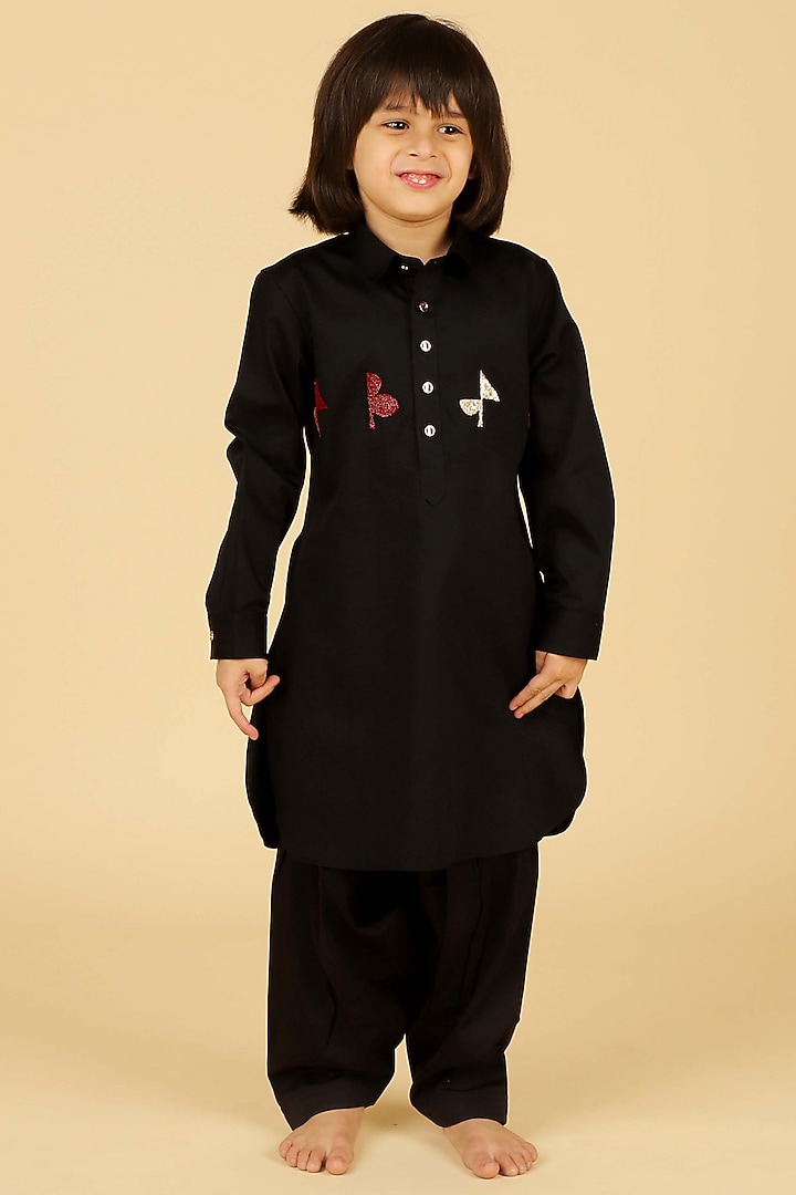 Black Embroidered Kurta Set For Boys by Partykles at Pernia's Pop Up Shop